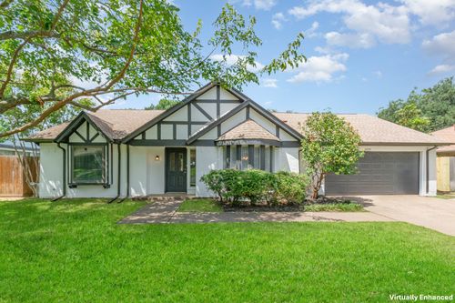 3205 Princess St, Bedford, TX, 76021-3818 | Card Image