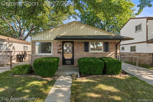 18535 Marquette St, Roseville, MI, 48066-3543 | Card Image