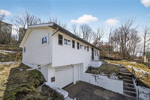 611 3rd St, Syracuse, NY, 13209-2425 | Card Image