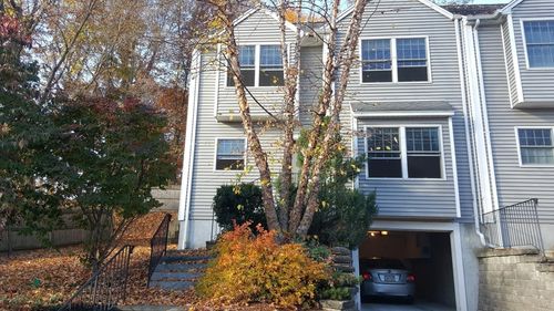 4-4 Edgemoor Cir, Wellesley, MA, 02482-1056 | Card Image