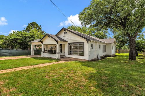 210 S 5th St, Gatesville, TX, 76528-2004 | Card Image