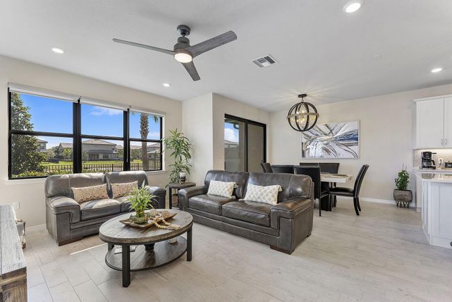 4822 Jumping Way, Condo with 3 bedrooms, 3 bathrooms and null parking in Lake Worth FL | Image 4