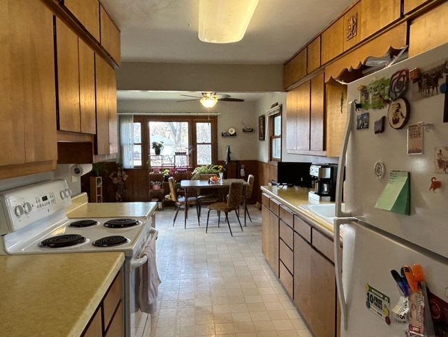 Spacious Kitchen.JPG | Image 15