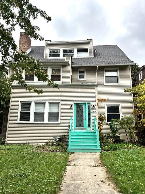 1m-1228 Oak Ave, Evanston, IL, 60202-5833 | Card Image