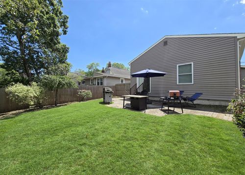 57 Lakeview Dr, Patchogue, NY, 11772-1009 | Card Image