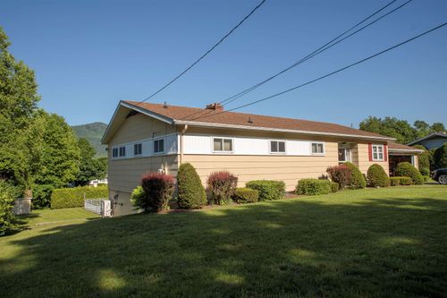 14 Mountain View Ln, Rutland, VT, 05701-3316 | Card Image