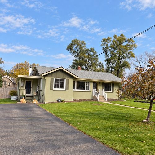 1104 Pine St, Fox River Grove, IL, 60021-1730 | Card Image