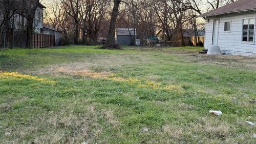 1203 Mill St, Gainesville, TX, 76240-3025 | Card Image