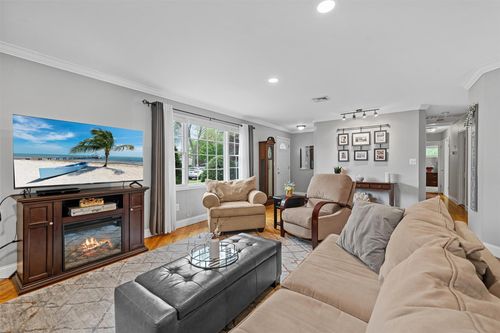 7 Lincoln Dr, Washingtonville, NY, 10992-1230 | Card Image