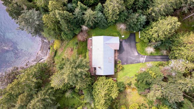 229 Mary Ann Point, House other with 4 bedrooms, 3 bathrooms and null parking in Galiano Island BC | Image 2