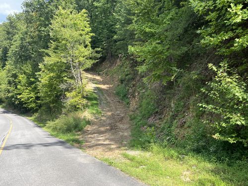 130 Setters View Lane, Sevierville, TN, 37862 | Card Image