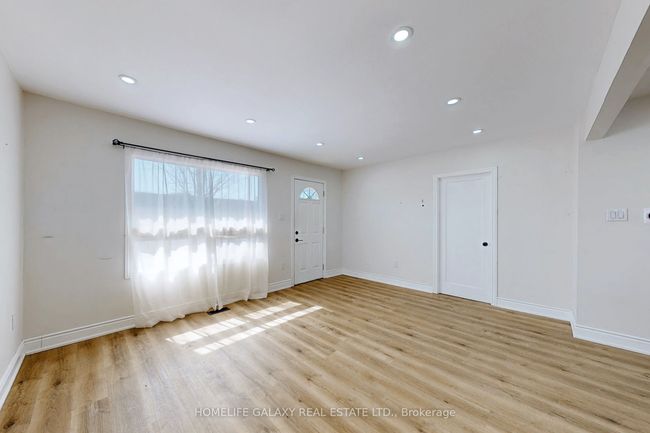 16 Queen St, House other with 2 bedrooms, 1 bathrooms and 4 parking in Ajax ON | Image 4