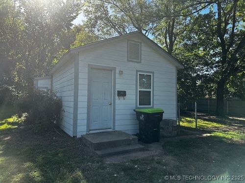 b-1201 E 8th St, Ada, OK, 74820-4011 | Card Image