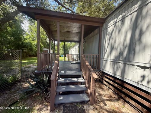 222 Pine St, Hawthorne, FL, 32640-5639 | Card Image