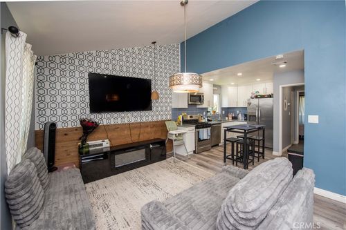 77-1192 Mitchell Ave, Tustin, CA, 92780-5640 | Card Image
