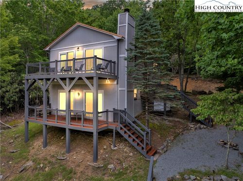190 Rhododendron Dr, Beech Mountain, NC, 28604-8175 | Card Image