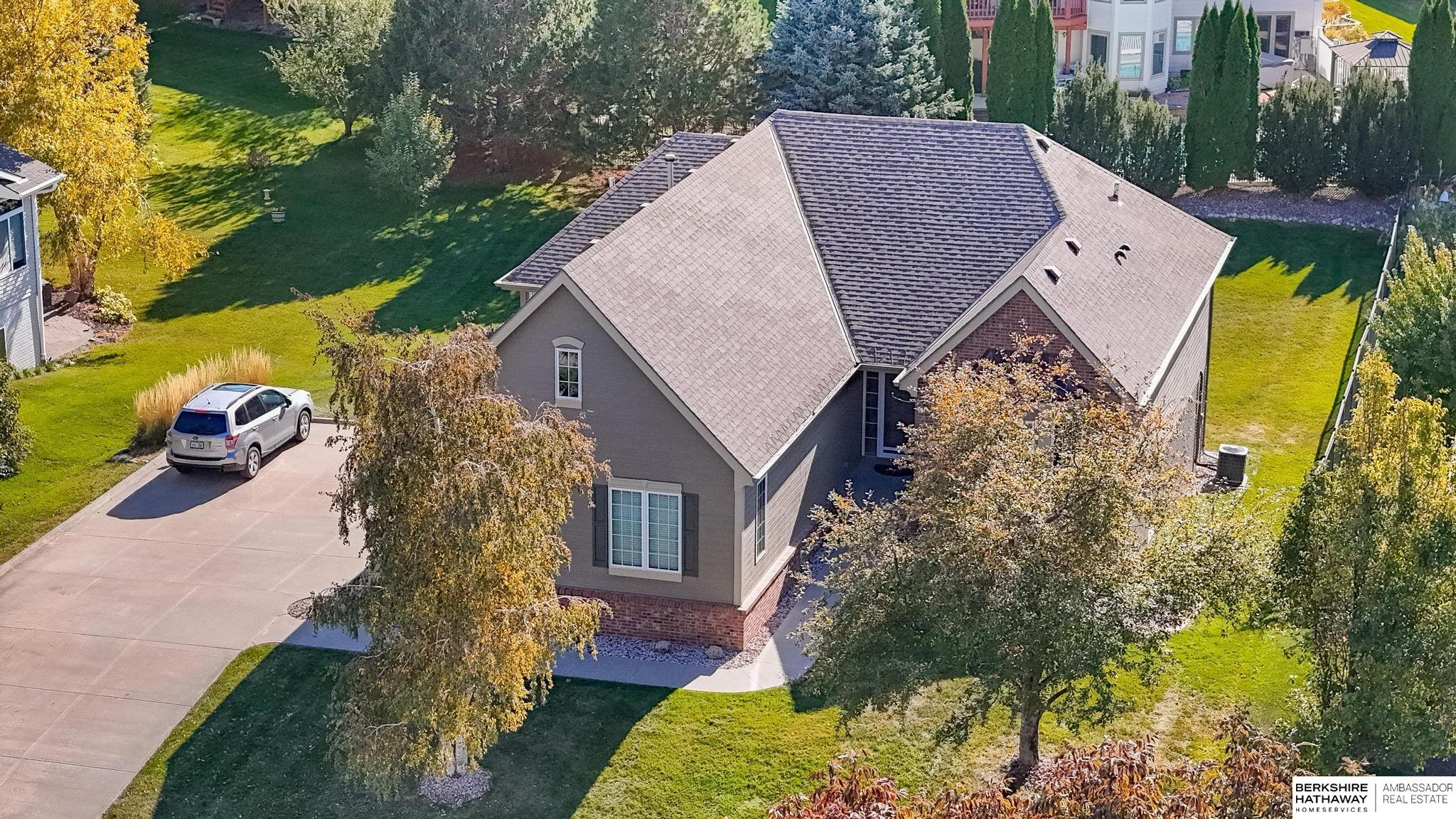 Prestwick Ave, Omaha, NE 68136