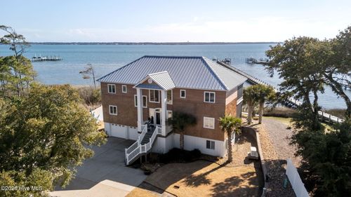 433 Nc Highway 24, Morehead City, NC, 28557-2583 | Card Image