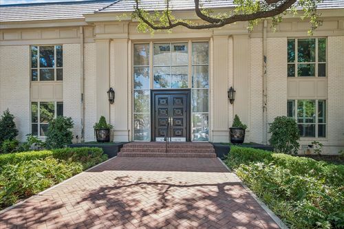 106e-6146 Averill Way, Dallas, TX, 75225-3330 | Card Image