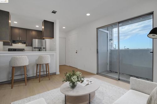 apt-6-29621 Red Oak Ct, Hayward, CA, 94544-6738 | Card Image