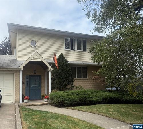 319 9th St, Saddle Brook, NJ, 07663-6311 | Card Image