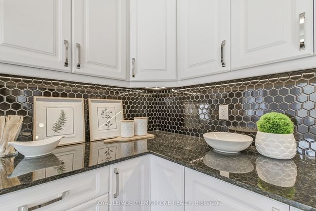 799 Apple Terr, House other with 5 bedrooms, 4 bathrooms and 2 parking in Milton ON | Image 17