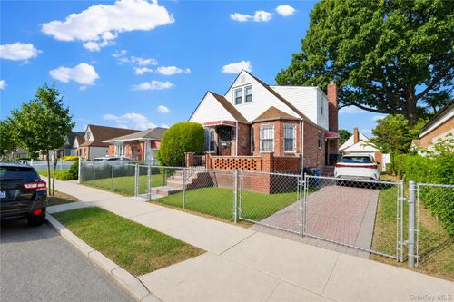 12114 Grayson St, Springfield Gardens, NY, 11413-1038 | Card Image