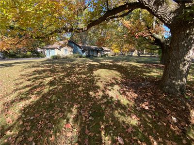 15789 N Oak Crest Road, House other with 3 bedrooms, 2 bathrooms and null parking in Marshall IL | Image 2