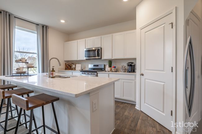 7692 W 105 Th Pl, Home with 4 bedrooms, 3 bathrooms and null parking in Saint John IN | Image 16