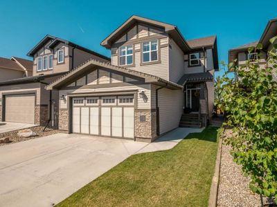 27 Moonlight Blvd W, House detached with 3 bedrooms, 2 bathrooms and 4 parking in Lethbridge AB | Image 1