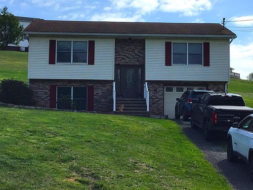 176 Evergreen Dr, Buckhannon, WV, 26201-8828 | Card Image