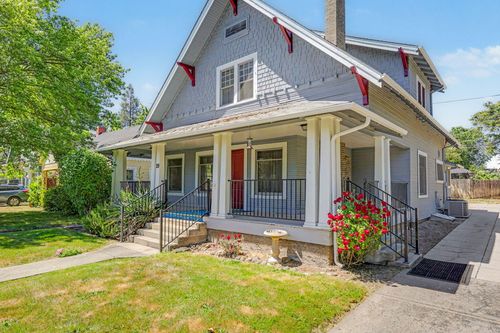 29 Summit Avenue, Medford, OR, 97501 | Card Image