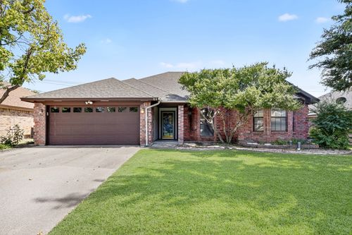 7440 Meadowview Ter, North Richland Hills, TX, 76182-7619 | Card Image