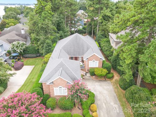 17426 Springwinds Dr, Cornelius, NC, 28031-7737 | Card Image
