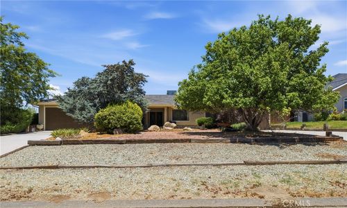 20317 Weston Ave, Tehachapi, CA, 93561-6833 | Card Image