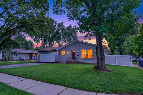 1813 Prairie Road, MADISON, WI, 53711 | Card Image