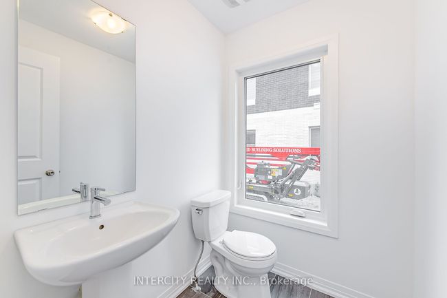 29 Albert Firman Lane, House attached with 3 bedrooms, 4 bathrooms and null parking in Markham ON | Image 6