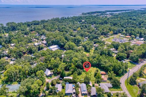 225 A Avenue G, Apalachicola, FL, 32320-1576 | Card Image
