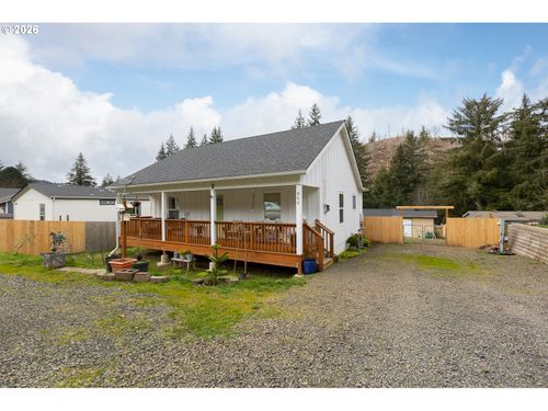 864 N Deerlane Loop, Otis, OR, 97368-9725 | Card Image