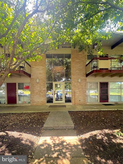 apt-102-4211 Americana Dr, ANNANDALE, VA, 22003-4705 | Card Image