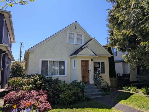 134 W 40th Ave, Vancouver, BC, V5Y2R2 | Card Image