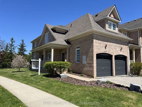 18-2295 Rochester Cir, Oakville, ON, L6M5C9 | Card Image