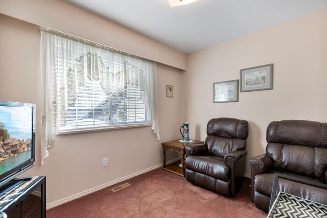 434 Mundy Street, Home with 4 bedrooms, 2 bathrooms and 3 parking in Coquitlam BC | Image 16