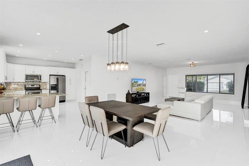 1102 Meadowlark Ave, Miami Springs, FL, 33166-3108 | Card Image
