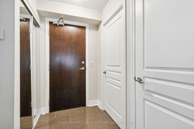 504 - 7 N Park Rd, Condo with 1 bedrooms, 2 bathrooms and 1 parking in Vaughan ON | Image 2