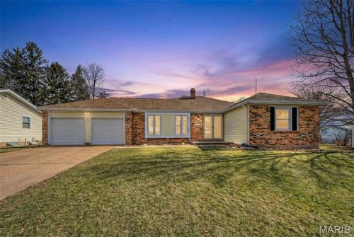 5881 Sir Edward Ln, Florissant, MO, 63033-7846 | Card Image