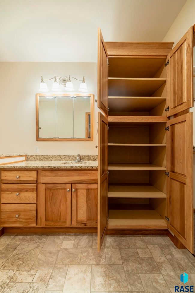 284 7th St, Townhouse with 2 bedrooms, 2 bathrooms and null parking in Westbrook MN | Image 19