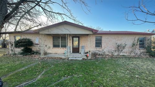 909 Fannin St, Nocona, TX, 76255-1307 | Card Image