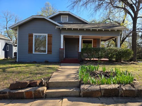 930 W Shepherd St, Denison, TX, 75020-5110 | Card Image