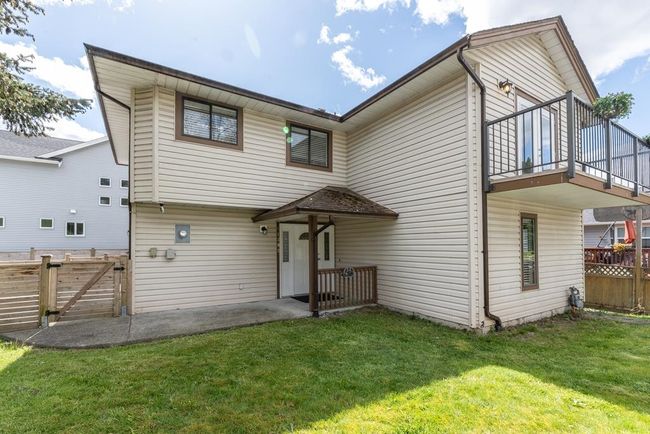 11392 230 Street, House other with 3 bedrooms, 2 bathrooms and 4 parking in Maple Ridge BC | Image 2